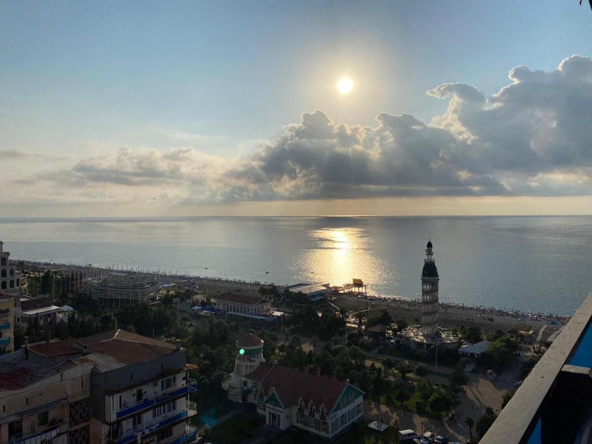 Sea View Apart-Hotel Orbi Twin Towers 1413 バトゥーミ エクステリア 写真